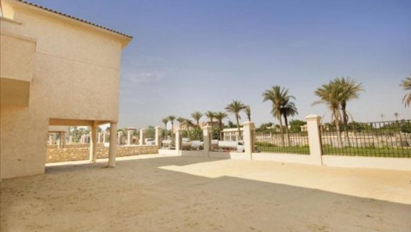 Absolute Luxurious villa in Sheikh Zayed